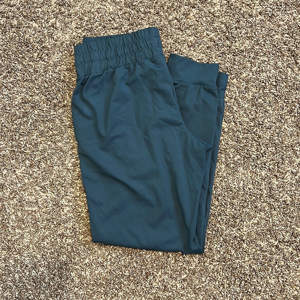 Mondetta Joggers Has pockets !
